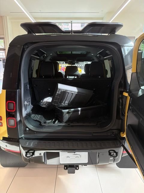 New 2026 Deep Sandglow Yellow Land Rover Trophy Edition Deep Sandglow image 14