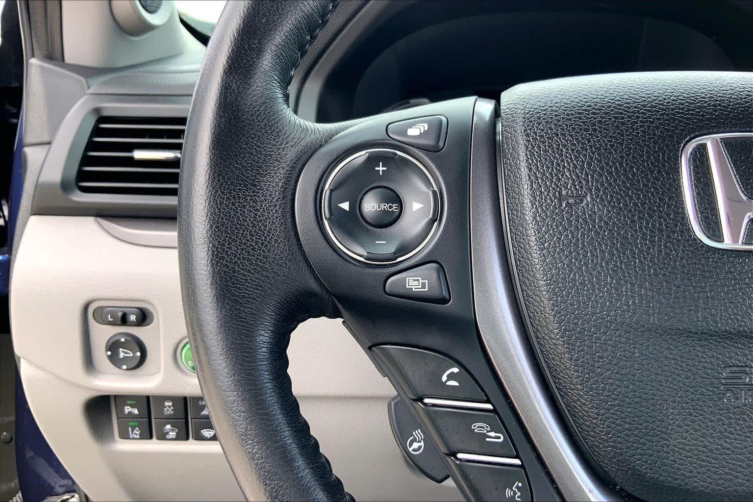 Used 2023 Obsidian Blue Pearl Honda RTL-E image 23