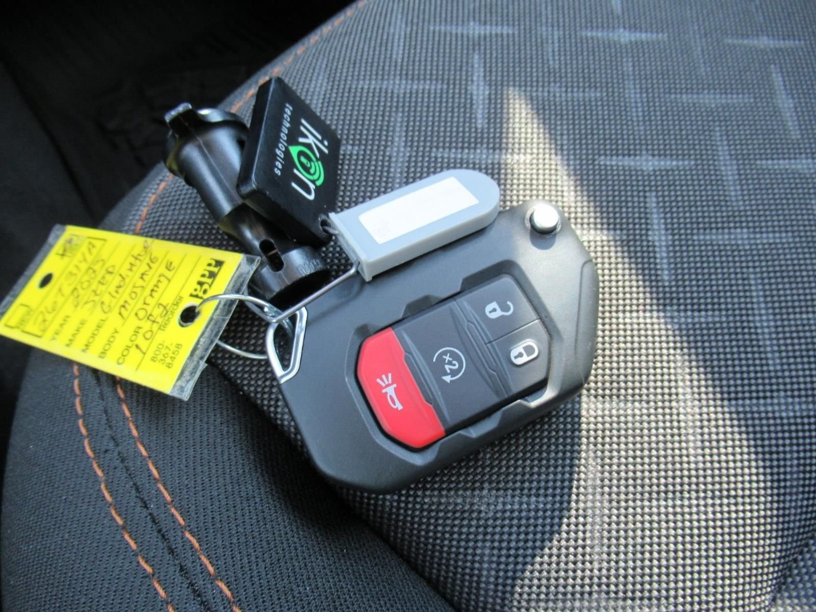 Used 2025  Jeep Mojave image 30