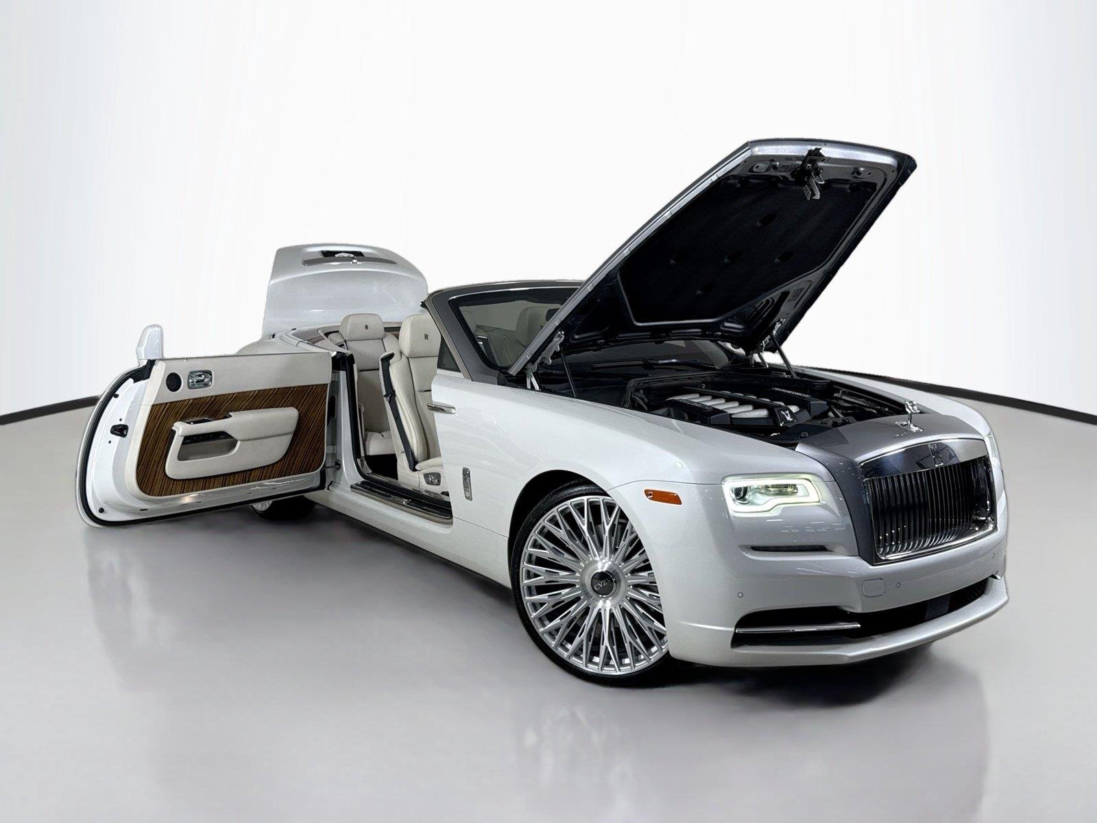 Used 2016 English White Rolls-Royce  image 44