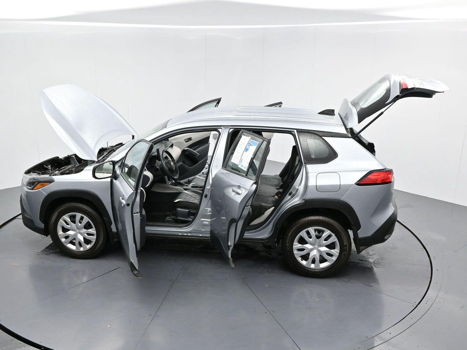 Used 2024 Sonic Silver Toyota L image 39