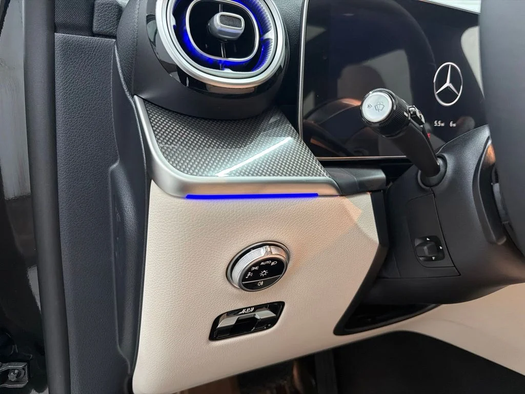 New 2027 Black Mercedes-Benz GLC 300 image 20
