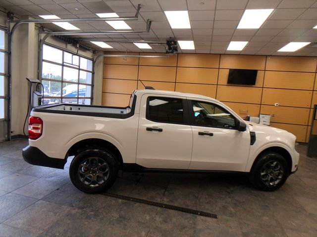 New 2026 Oxford White Ford XLT image 8