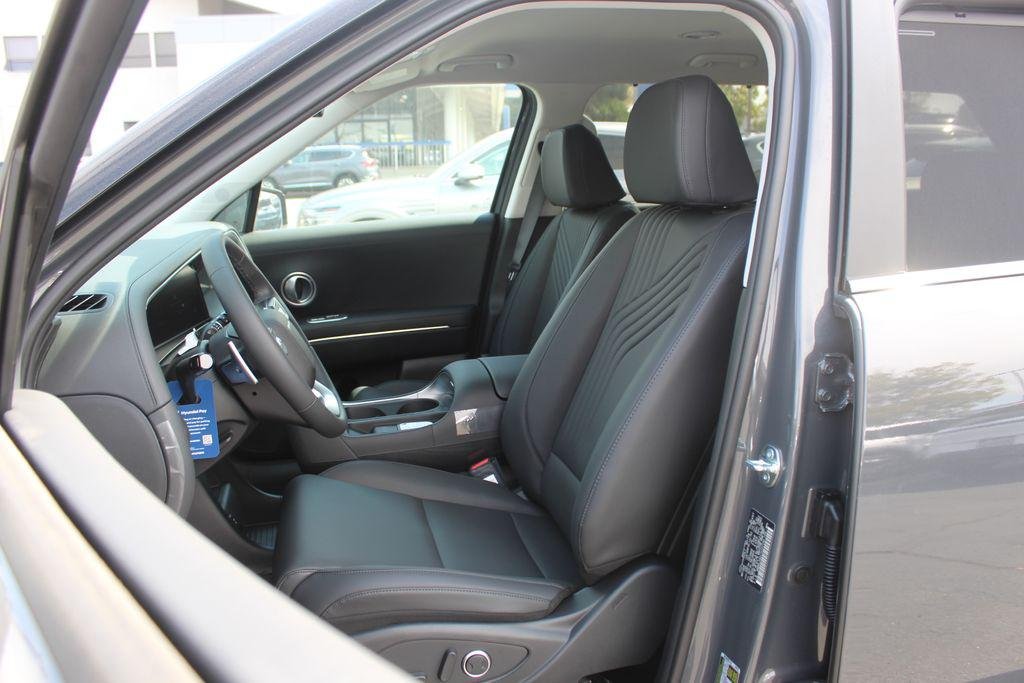 New 2026 Gray Hyundai Blue SEL 8P image 13