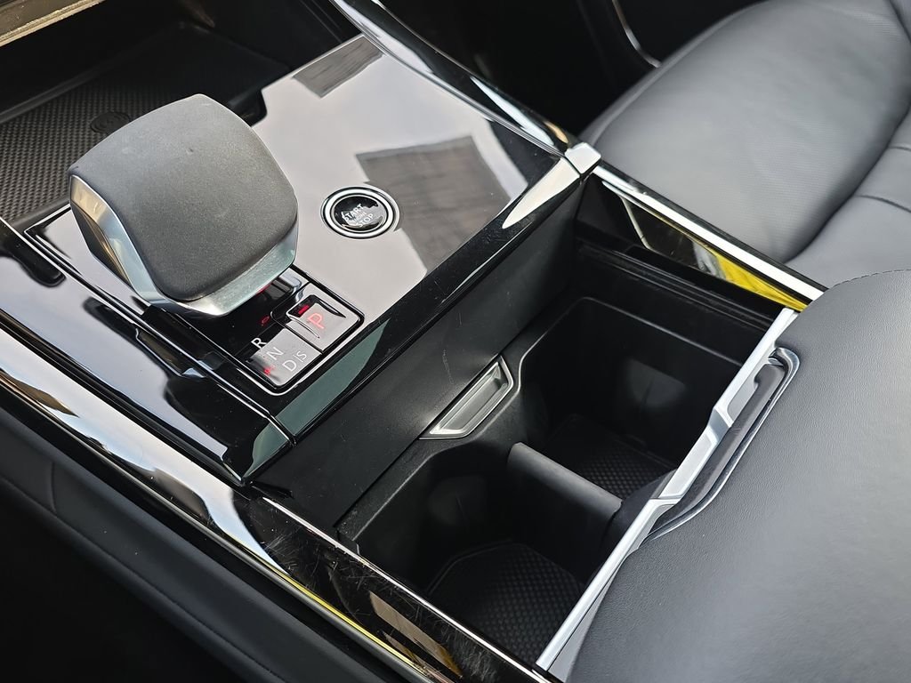 Certified Used 2025 Black Land Rover SE image 28
