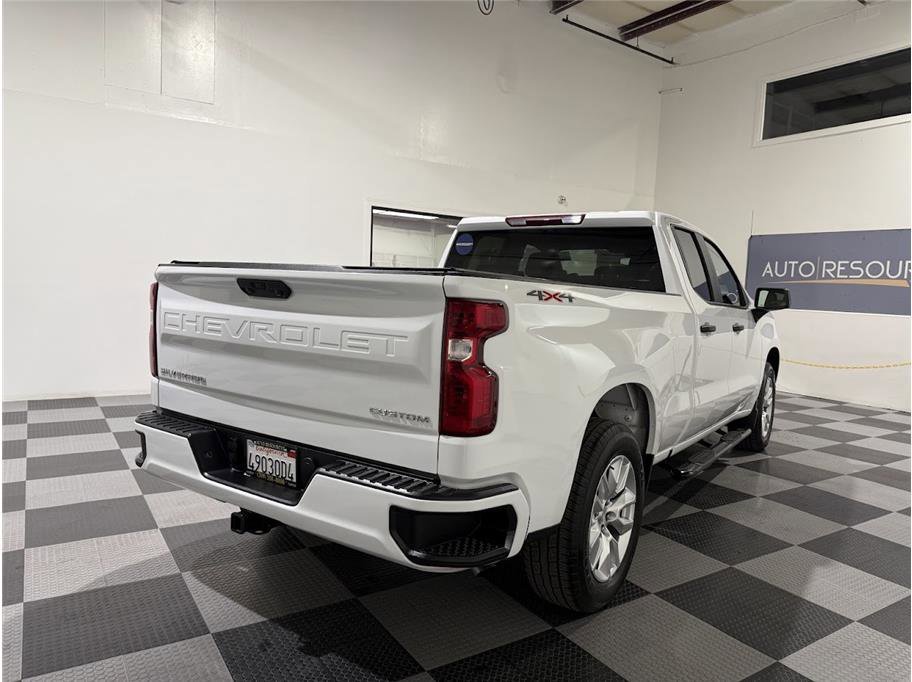 2024 Chevrolet Silverado 1500 Custom photo 4
