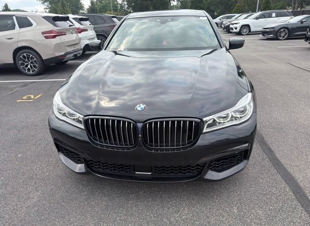 Used 2019 Black BMW 750i xDrive image 13