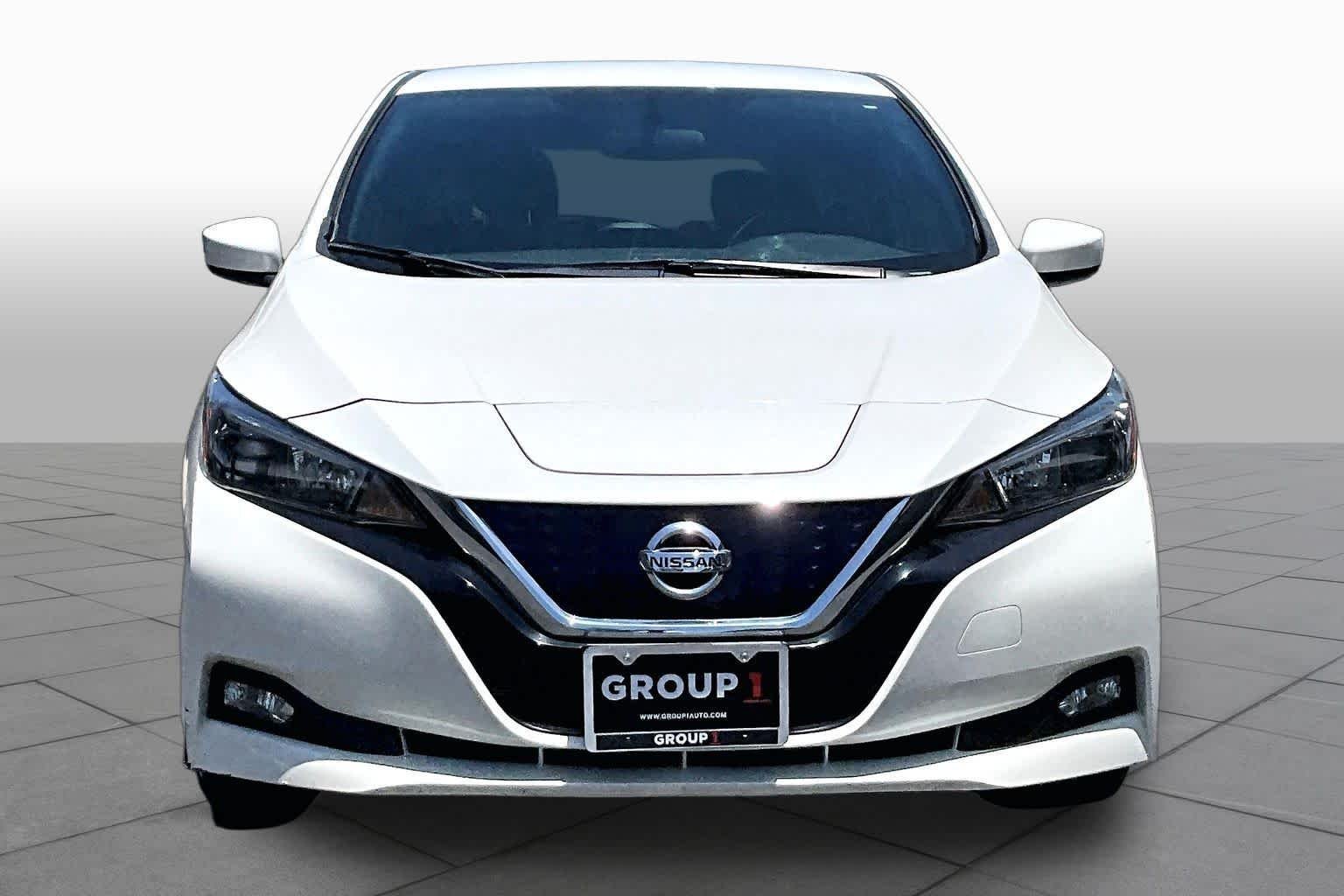 Used 2019 Pearl White Tricoat Nissan SV image 3
