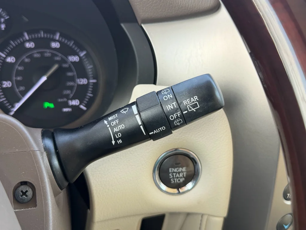 Used 2019 Starfire Pearl Lexus Premium image 23