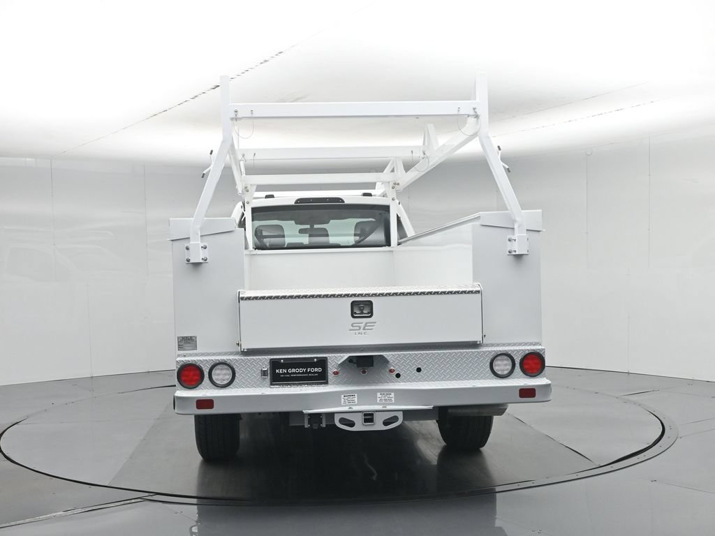 2026 Ford F-350 Super Duty Chassis Cab XL - Photo 30