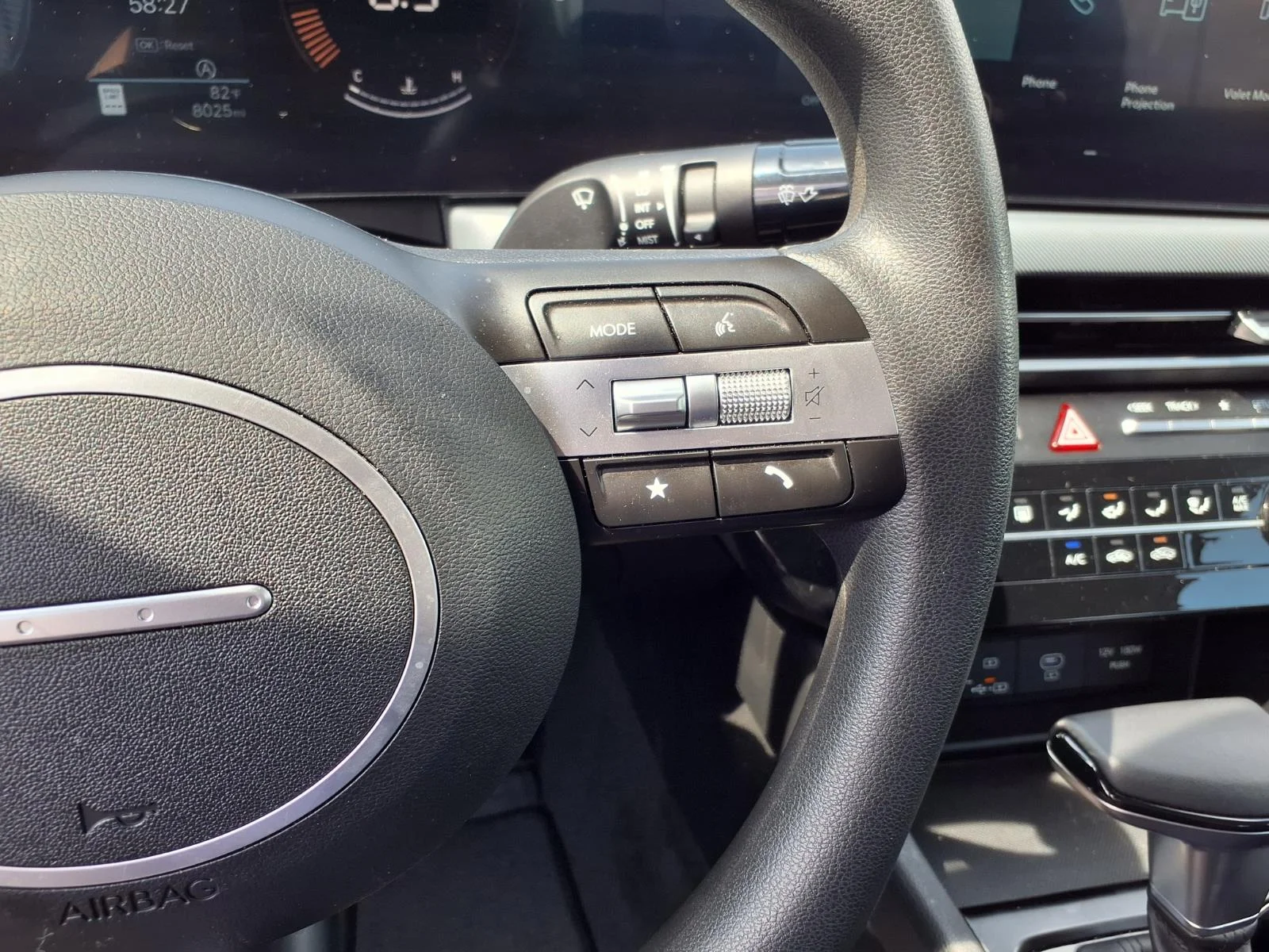 Used 2025 Ultimate Red Metallic Hyundai SE image 8