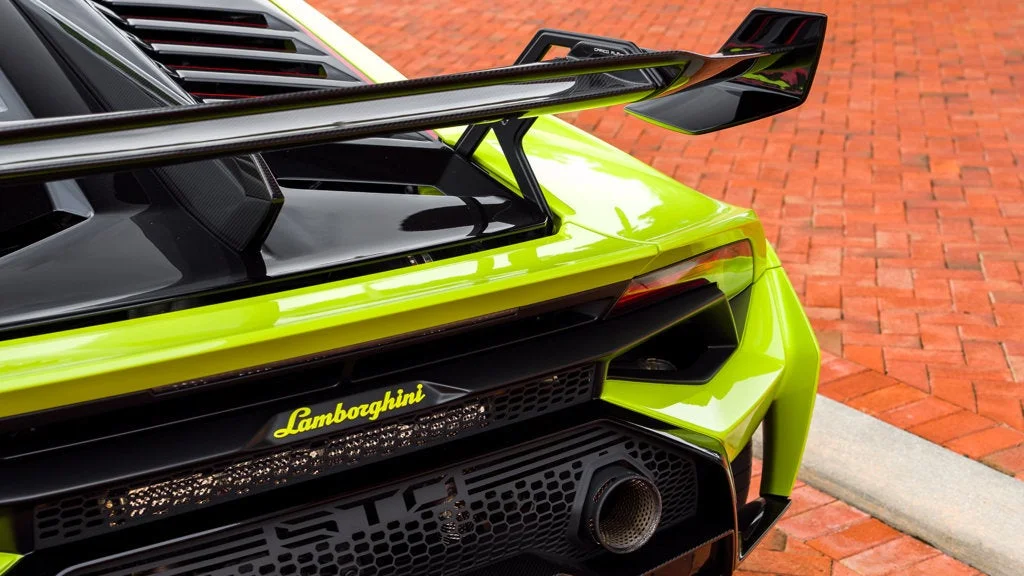 Used 2022 Verde Scandal Metallic Lamborghini Base image 33
