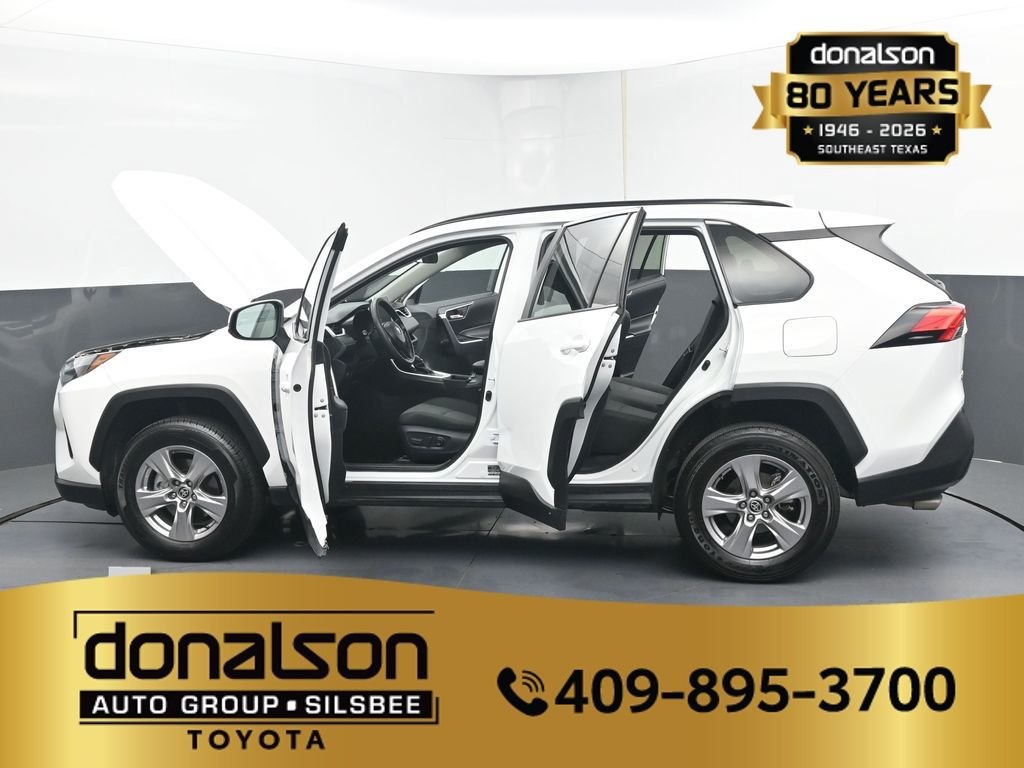 Used 2025 White Toyota XLE image 30