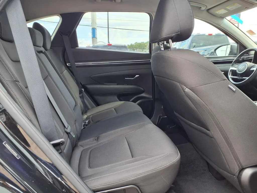 Used 2023 Black Hyundai SEL image 7