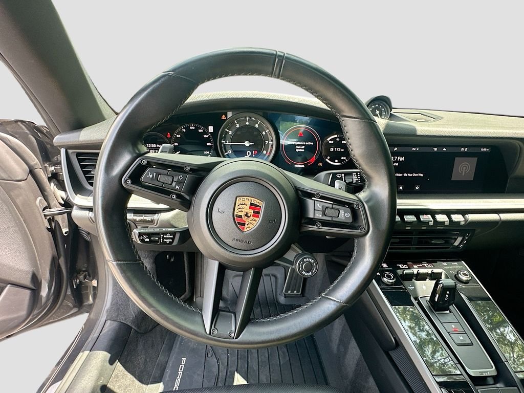 Used 2020  Porsche  image 11