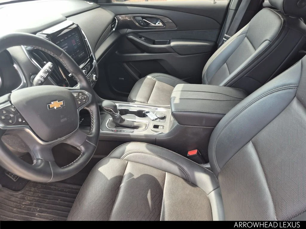 Used 2023 White Chevrolet High Country image 11