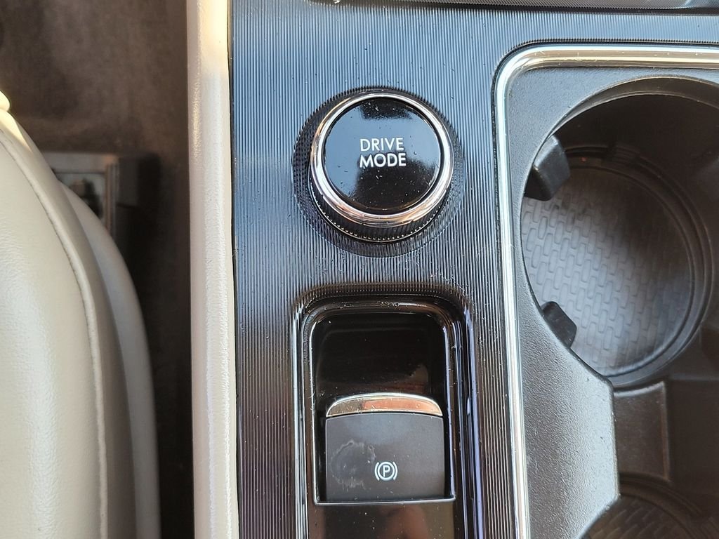 Used 2020 White Lincoln Standard image 22