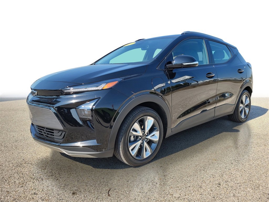 Used 2023 Chevrolet Bolt EUV LT with VIN 1G1FY6S08P4202065 for sale in Muskegon, MI