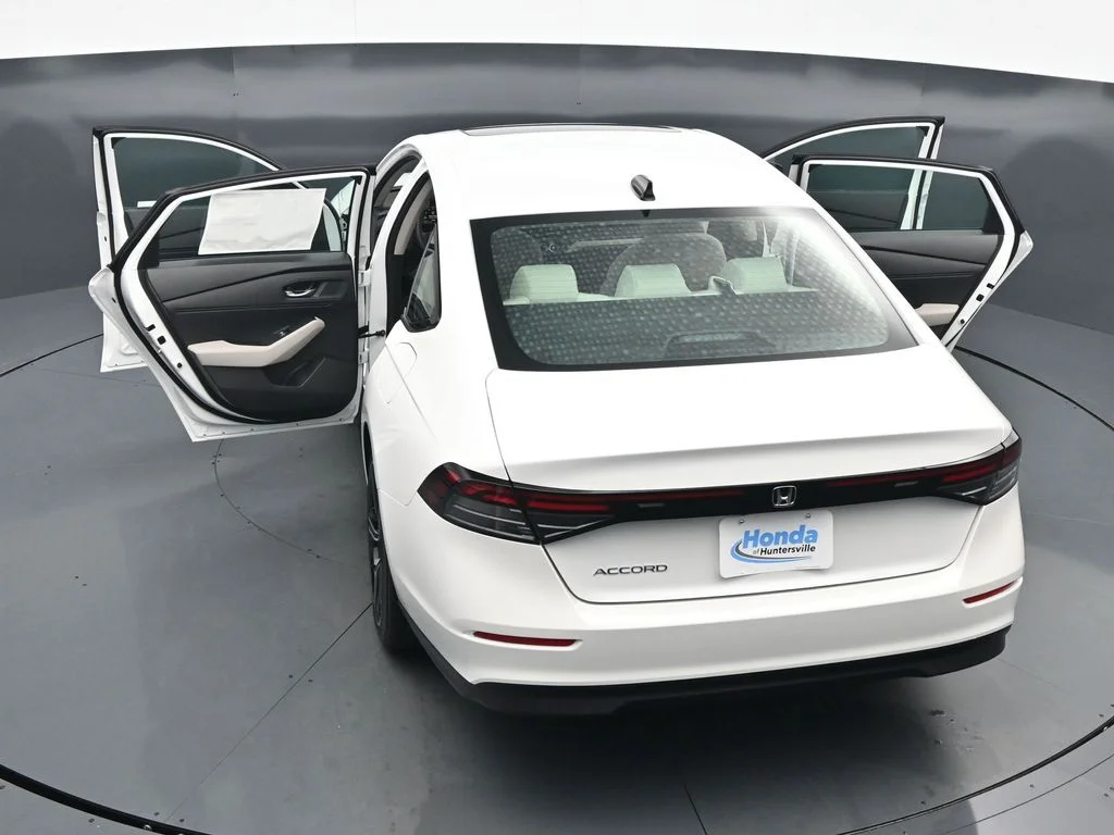 New 2026 Platinum White Pearl Honda SE image 30