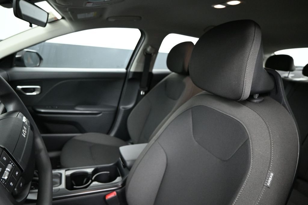 New 2026 Aurora Black Pearl Kia LXS image 9