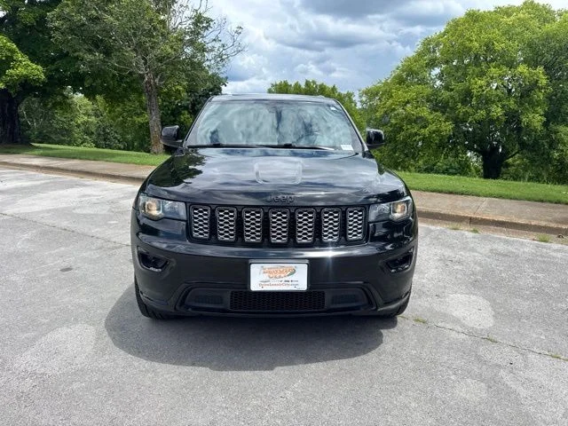 Used 2018 Black Jeep Altitude image 2