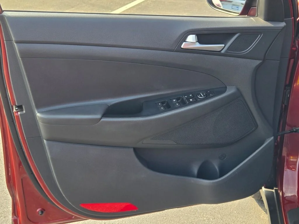 Used 2019 Red Hyundai Value image 17