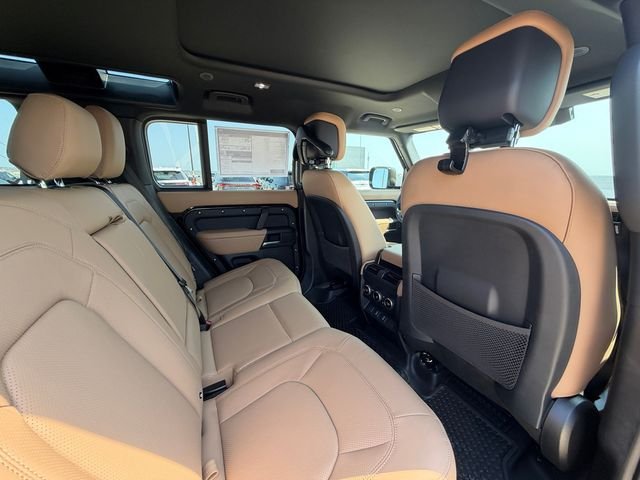 New 2026 Santorini Black Land Rover S image 17