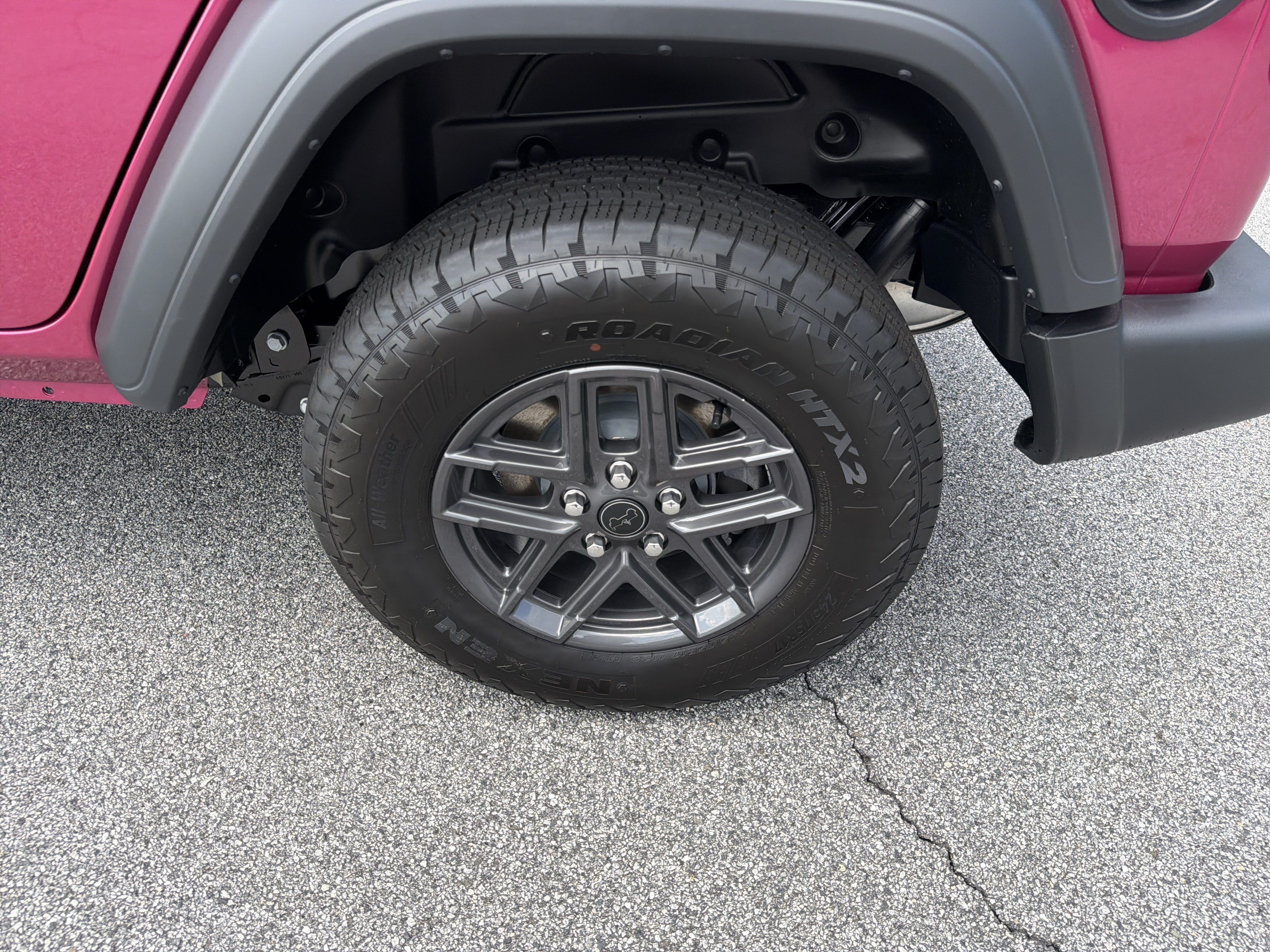 New 2026 Tuscadero Pearl-Coat Exterior Paint Jeep Sport image 23