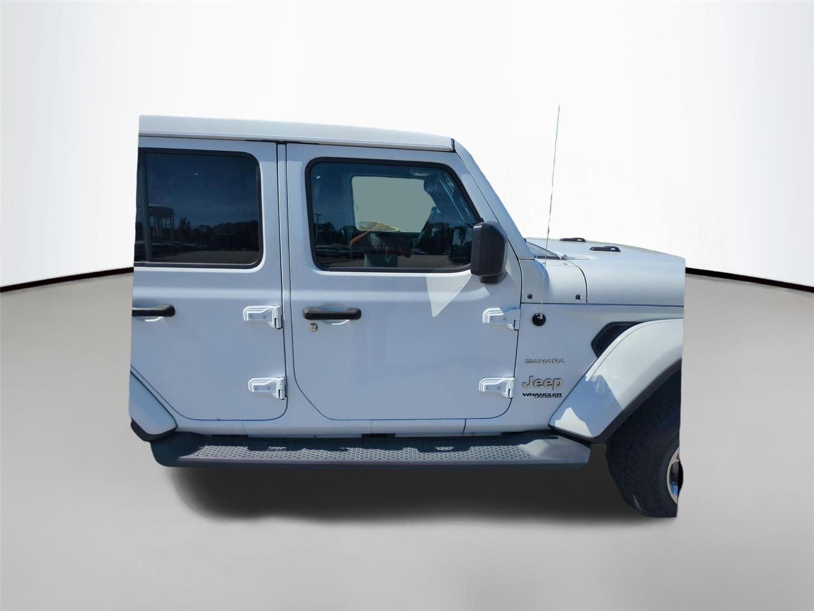 Used 2019 Bright White Clearcoat Jeep Sahara image 35