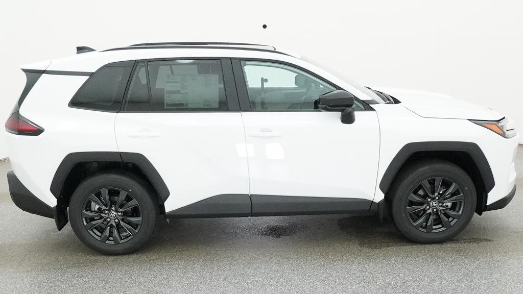New 2026 Ice Cap Toyota XLE Premium image 14