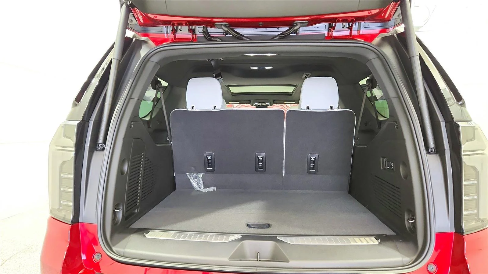 2026 Chevrolet Suburban Premier - Photo 19