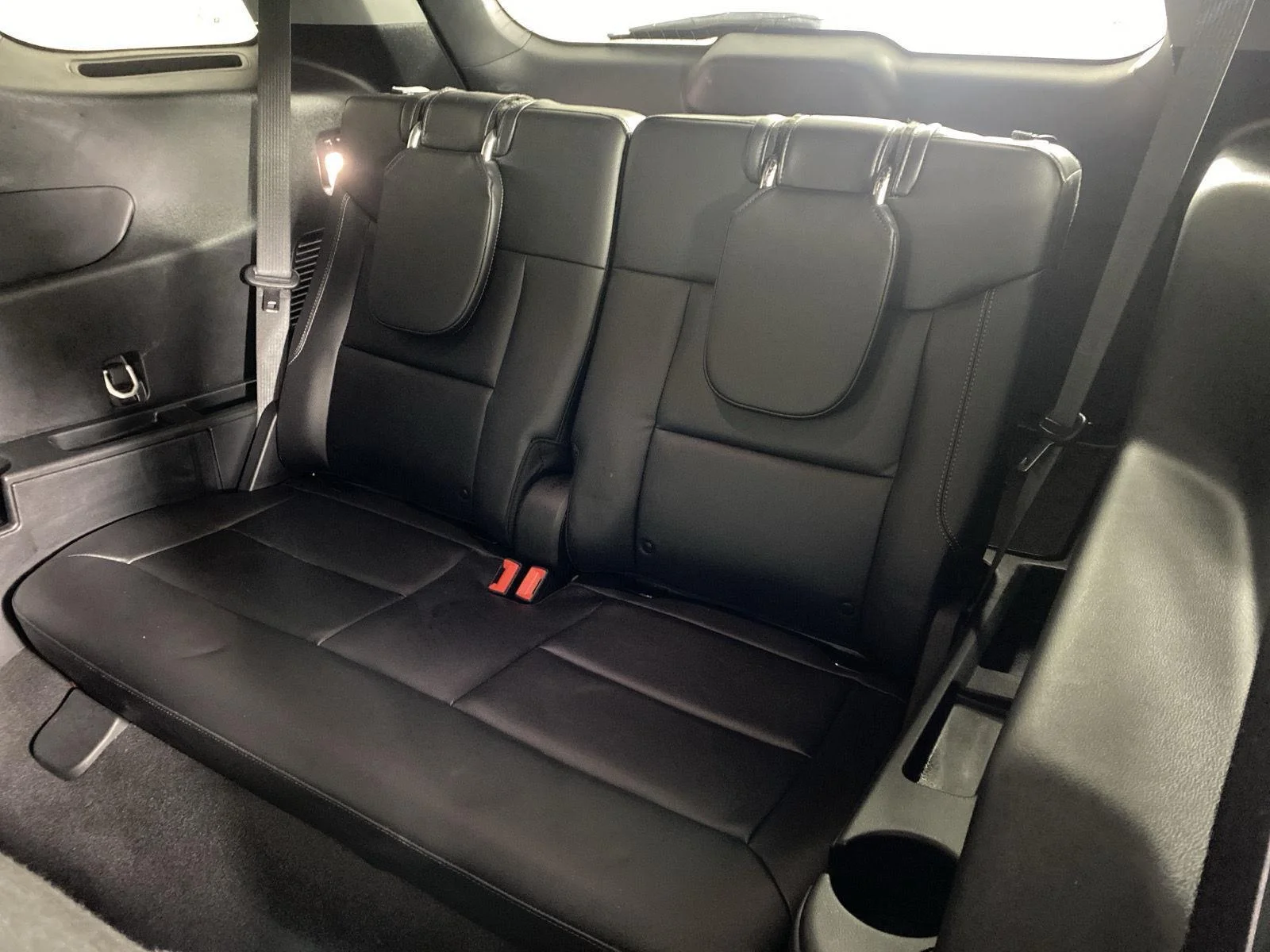 Used 2023 Iconic Silver Ford Limited image 27