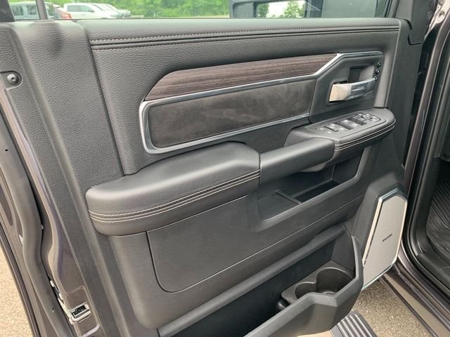 New 2026 Granite Crystal Metallic Clear-Coat Exterior Paint RAM Laramie image 16