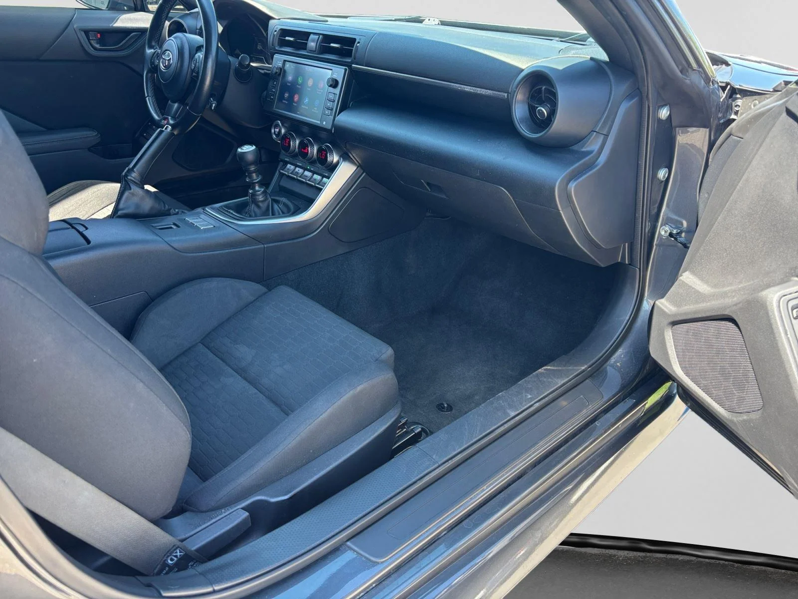 Used 2023 Pavement Toyota Base image 44