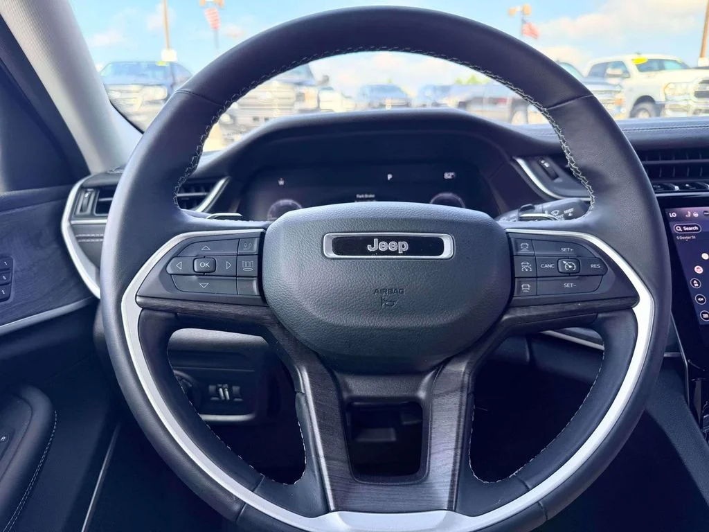 Used 2022 Red Jeep Limited image 16