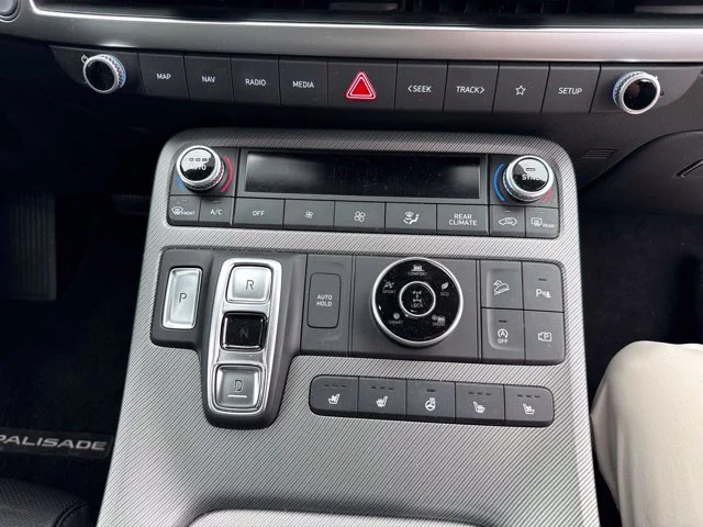 Used 2025 Silver Hyundai SEL Premium image 18