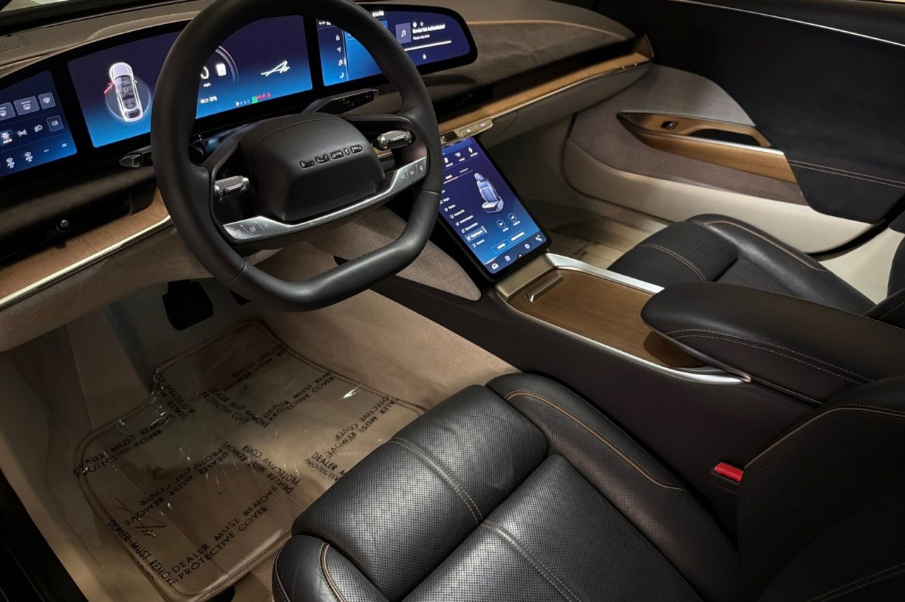 Used 2022 GRAY Lucid Grand Touring image 9