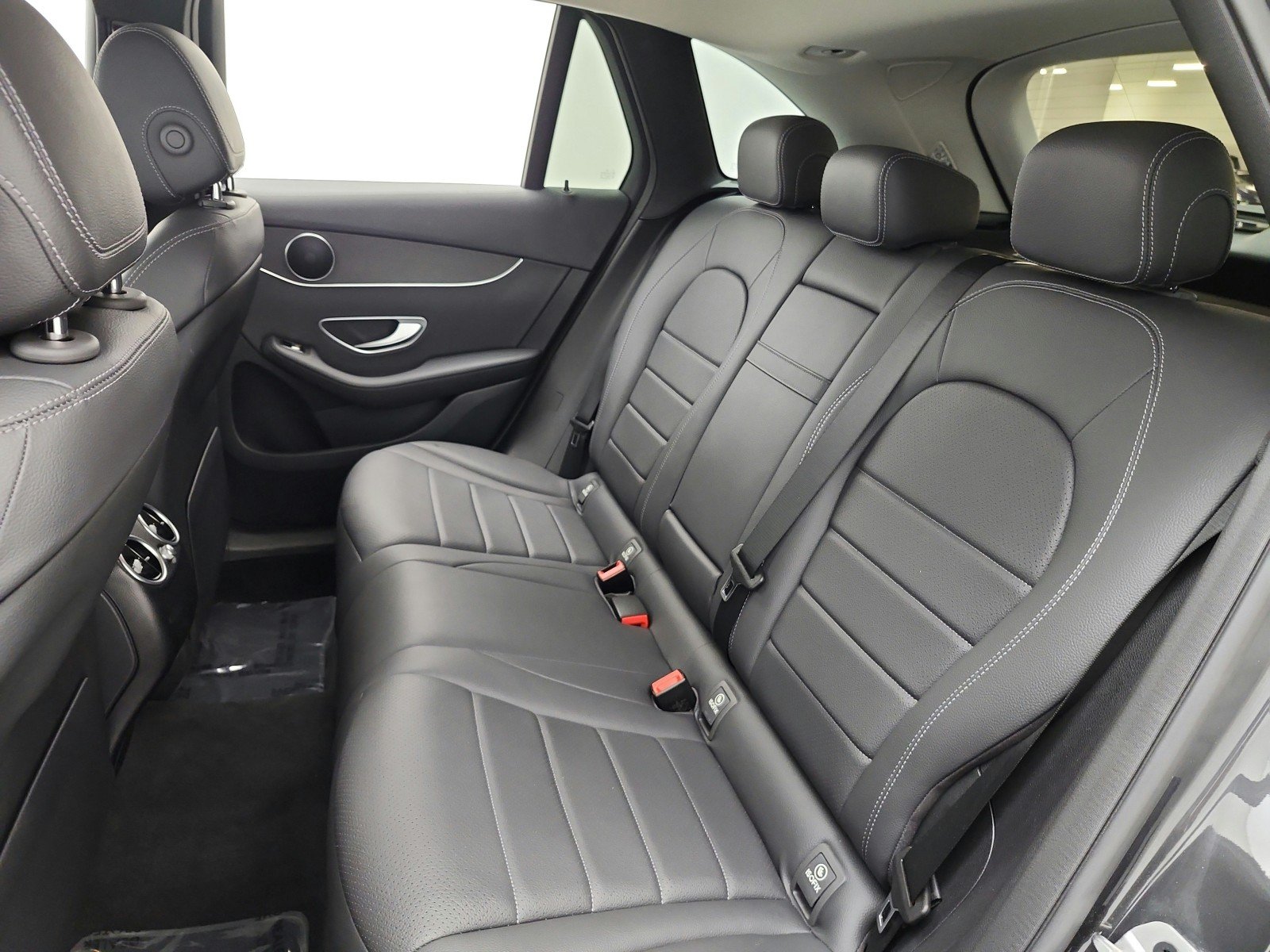 Used 2022 Graphite Grey Metallic Mercedes-Benz GLC 300 SUV image 15