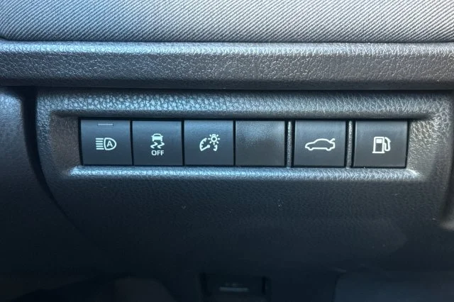 Certified Used 2026  Toyota LE image 31