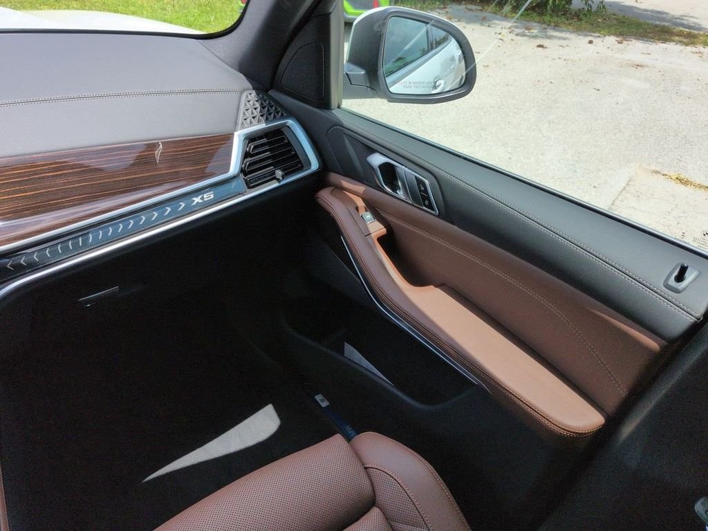 New 2026 Alpine White BMW xDrive40i image 17