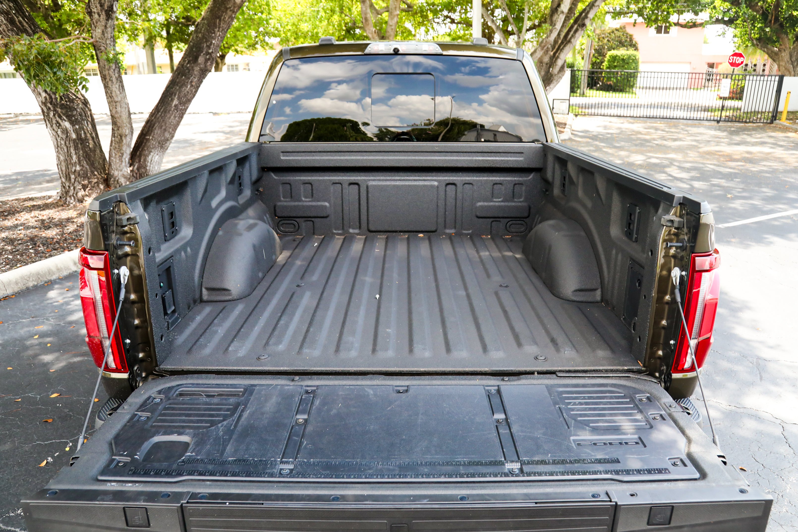 Used 2025 Green Ford Raptor image 39
