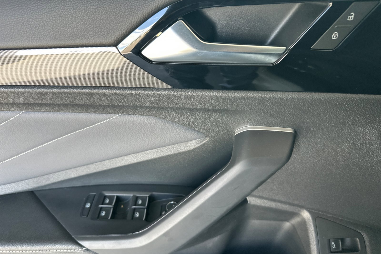 New 2026 White Volkswagen SEL image 11