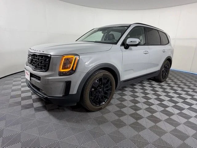 Used 2021 Gray Kia SX image 3