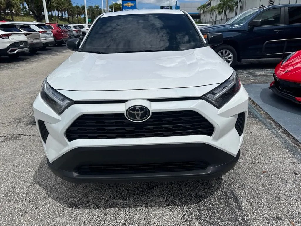 Used 2025 Ice Toyota LE image 1