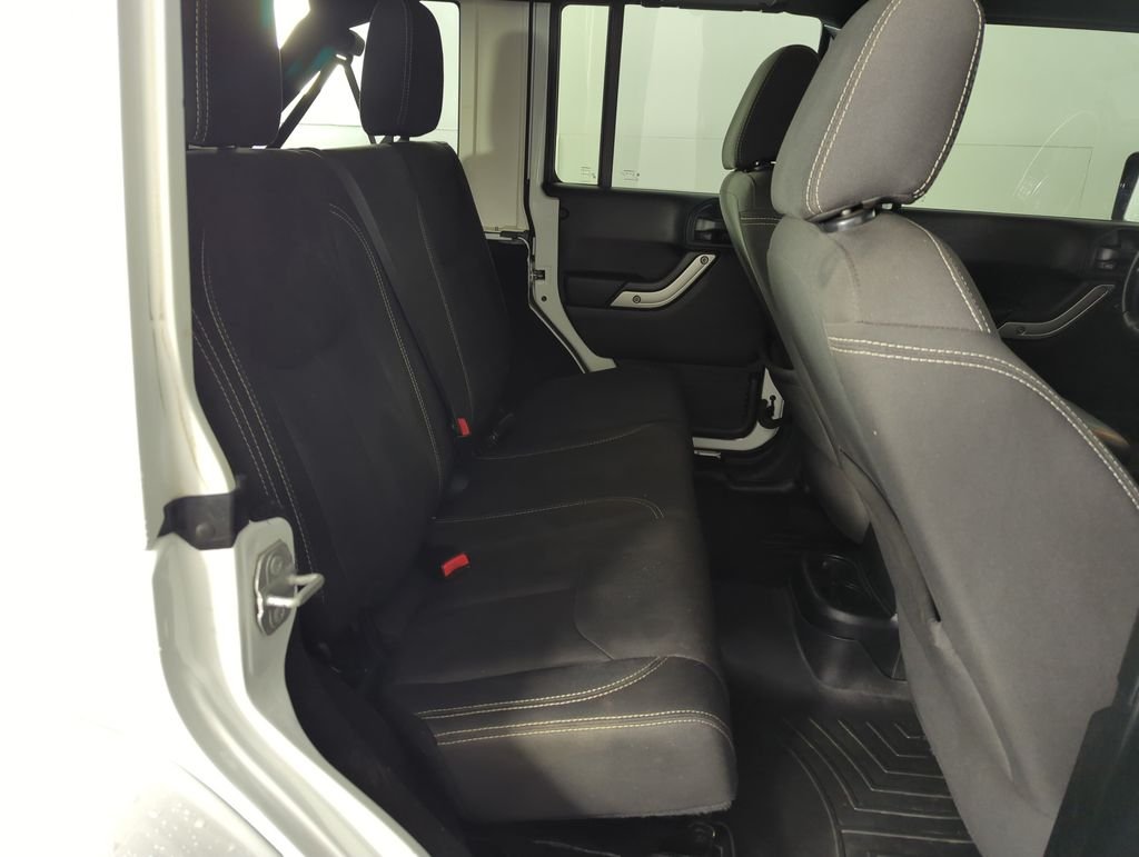 Used 2018 White Jeep Unlimited Sahara image 29