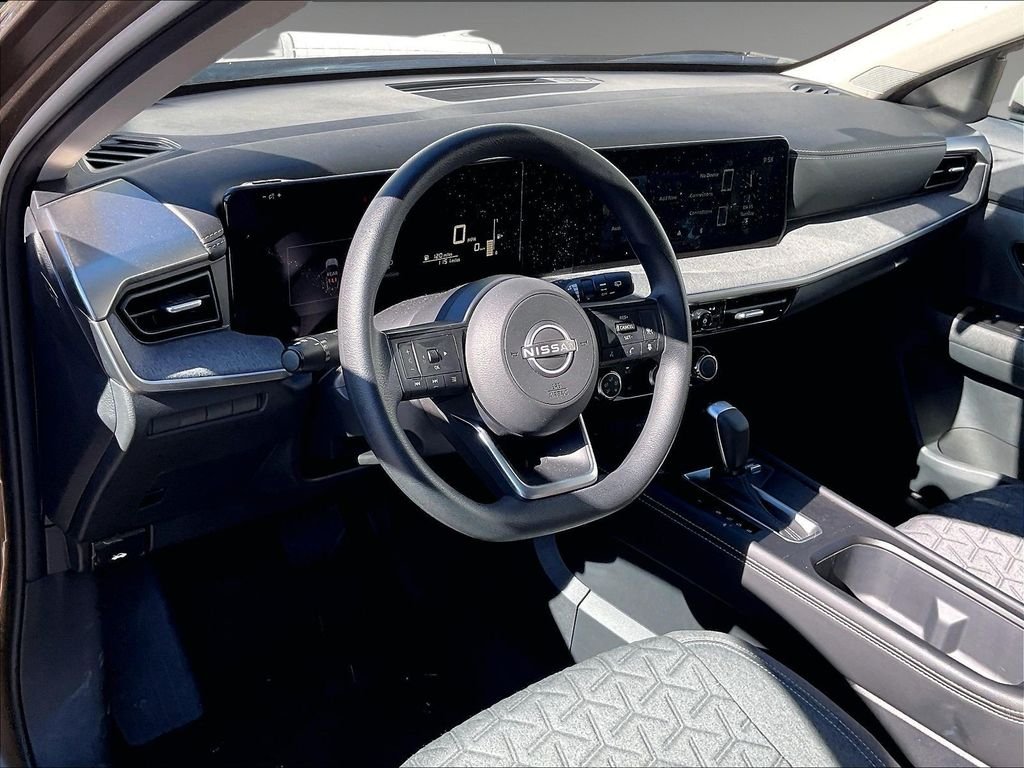 Used 2025 Canyon Bronze Metallic Nissan SV image 8