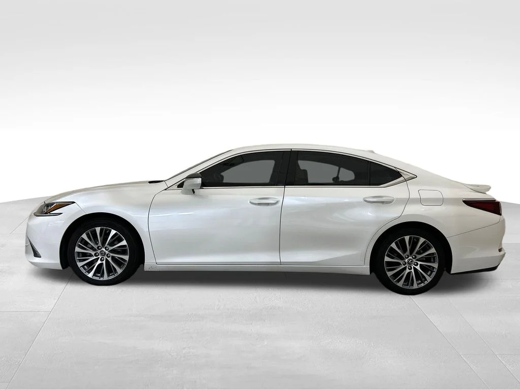 Used 2020 White Lexus 350 image 2
