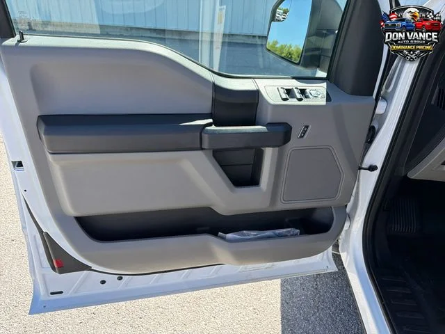 Used 2018 White Ford XL image 10