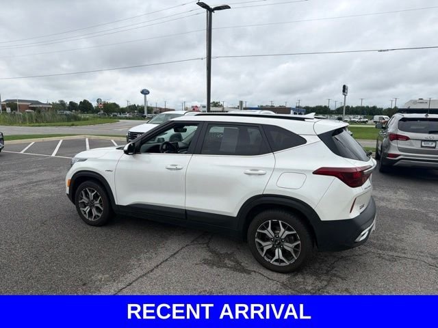 Used 2021 White Kia EX image 13