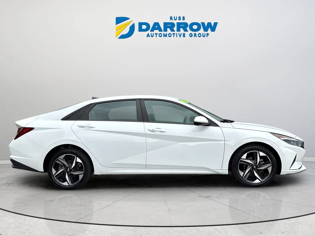 Used 2023 White Hyundai SEL image 6